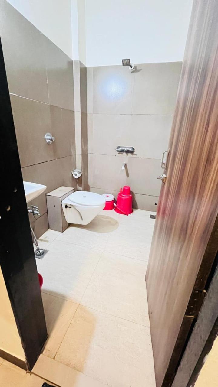 Hotel Ashoka Palace اوجاين المظهر الخارجي الصورة